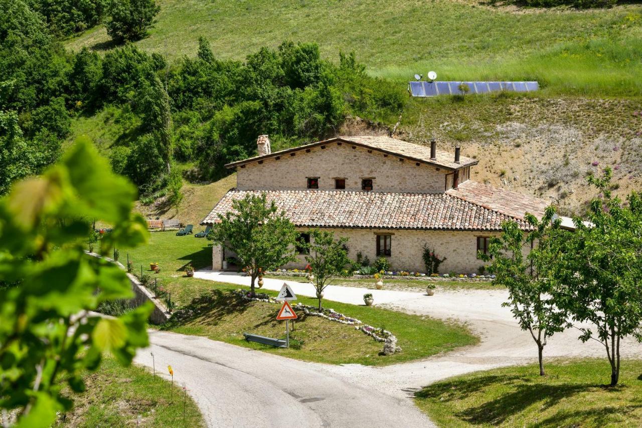 فيلا Agriturismo La Valle Dei Bronzetti كاشا المظهر الخارجي الصورة